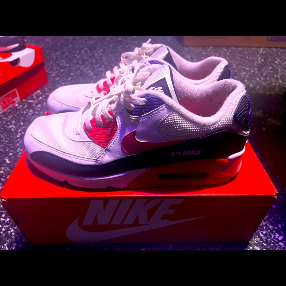 NIKE AIR MAX 90s